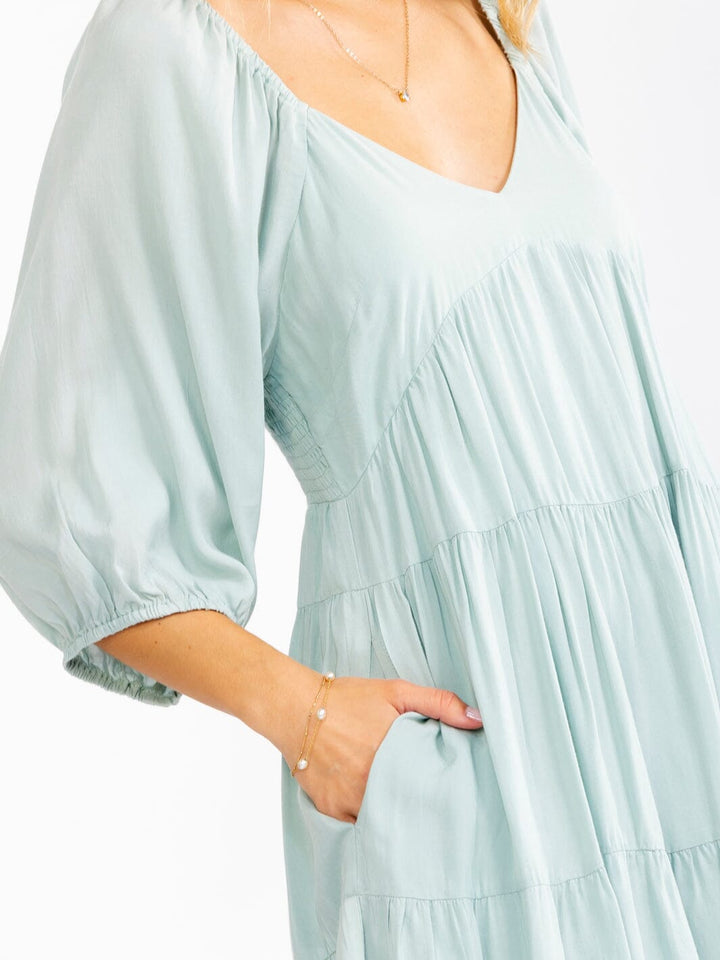 WOMEN'S SHORT SLEEVE V-NECK FRONT POCKETS TIERED TUNIC MINI DRESS