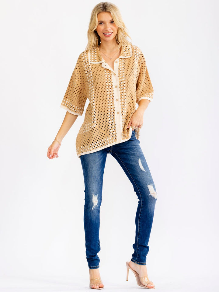 WOMEN'S SHORT SLEEVE V-NECK BUTTON UP CROCHET BLOUSE