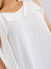 PLUS SIZE SLEEVELESS DETAILED BLOUSE