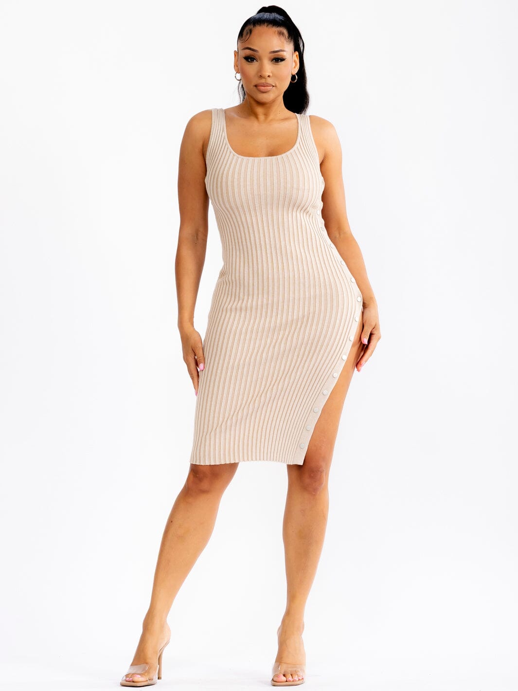 WOMEN'S SLEEVELESS SIDE BUTTON UP RIBBED BODYCON MIDI DRESS