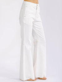WOMEN'S BUTTON CLOSURE POCKETS BELL LEG STRETCH DENIM PANTS