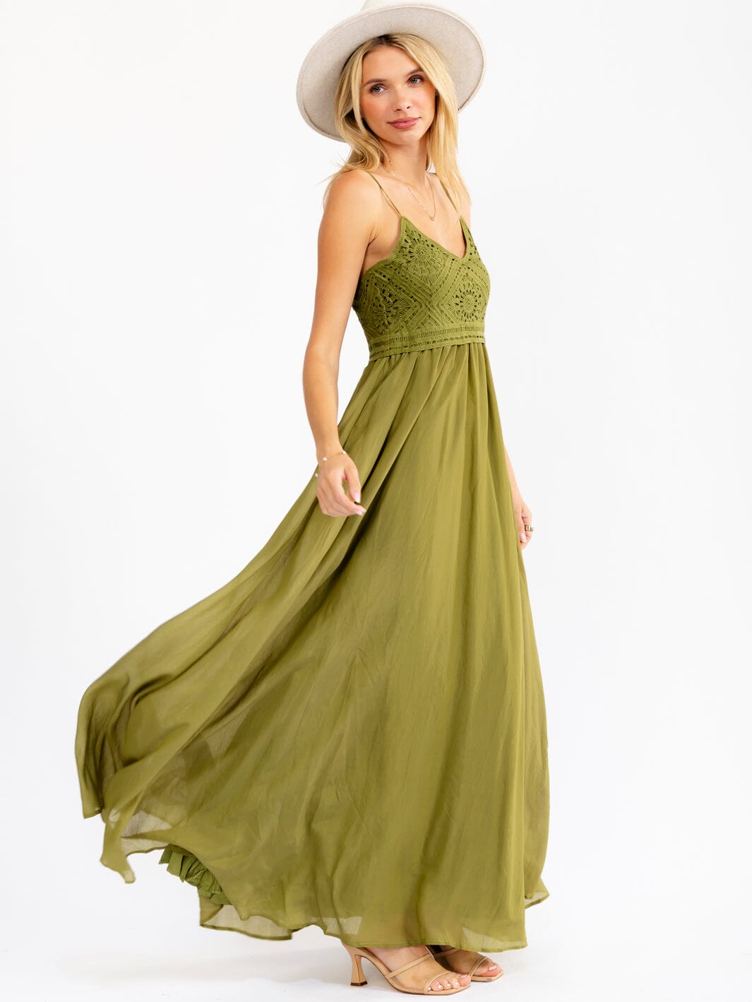 WOMEN'S SLEEVELESS CROCHET DETAILED MAXI DRESS