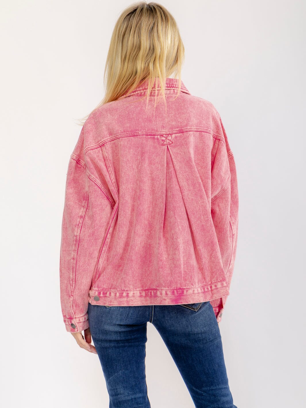 WOMEN'S LONG SLEEVE BUTTON UP FRONT POCKETS WASHED DENIM JACKET