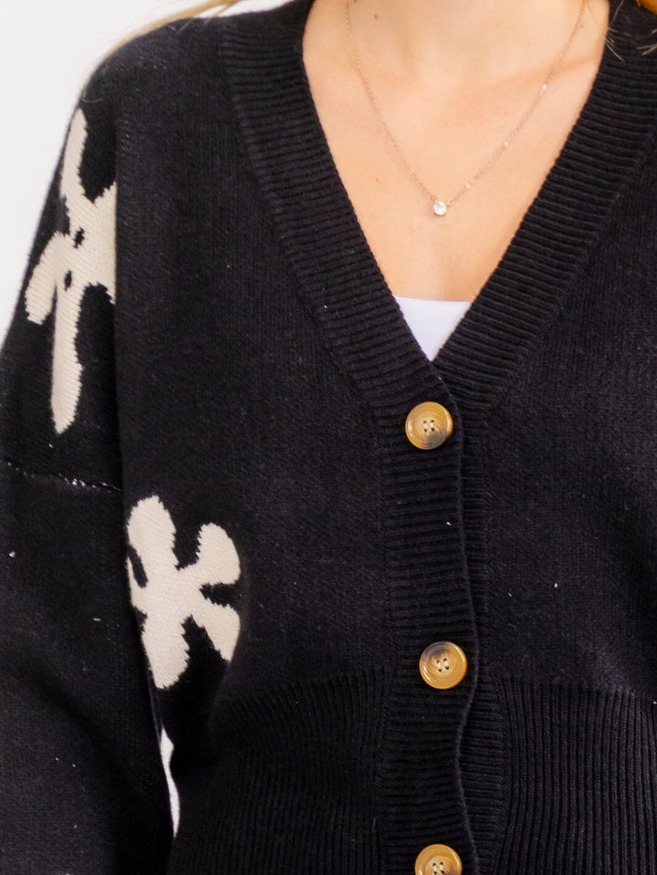 WOMEN'S LONG SLEEVE BUTTON CLOSURE FLORAL SWEATER