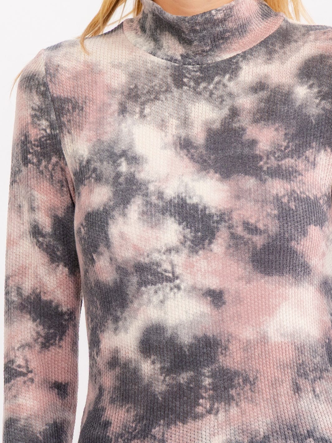 WOMEN'S LONG SLEEVE TURTLE NECK TIE DYE TOP