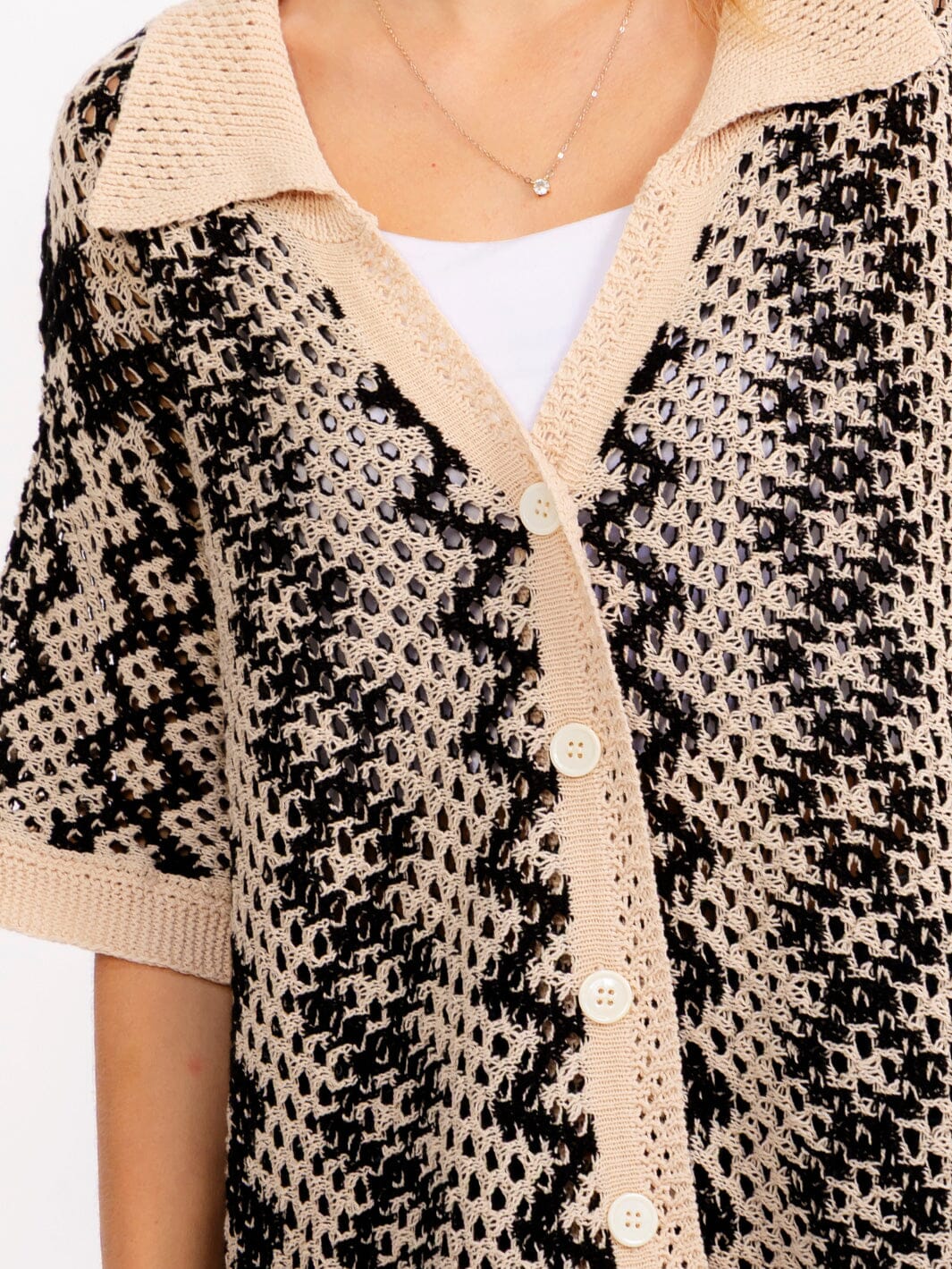 WOMEN'S SHORT SLEEVE BUTTON UP COLORBLOCK KNIT BLOUSE