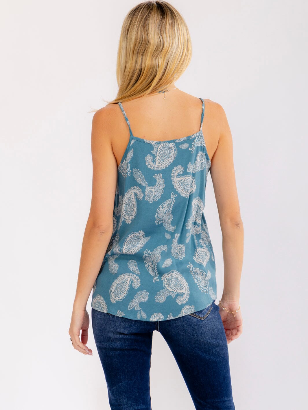 WOMEN'S SLEEVELESS CUT OUT PAISLEY PRINT TANK TOP