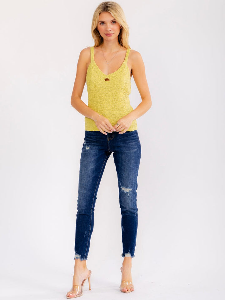 WOMEN'S SLEEVELESS V-NECK CUT OUT TANK TOP