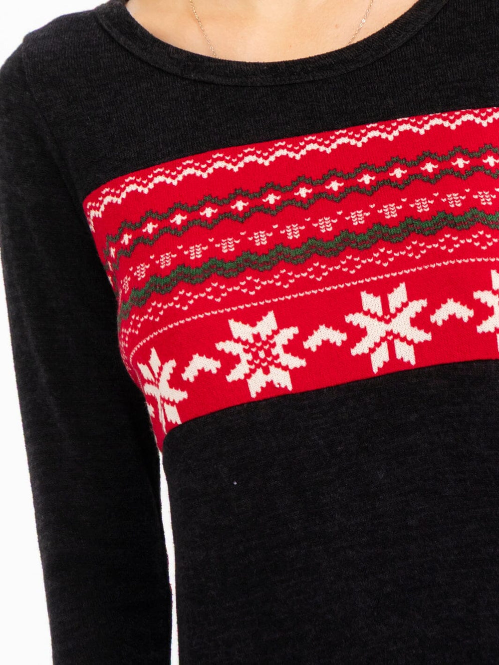 WOMEN'S LONG SLEEVE ELBOW PATCH HOLIDAY PRINT TOP
