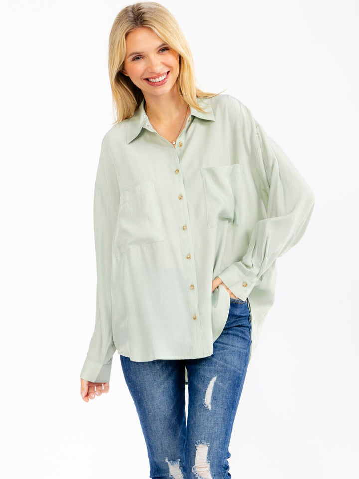 WOMEN'S LONG SLEEVE BUTTON UP FRONT POCKET OVERSIZED SHIRT