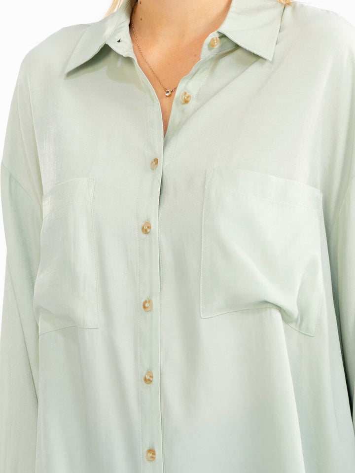 WOMEN'S LONG SLEEVE BUTTON UP FRONT POCKET OVERSIZED SHIRT