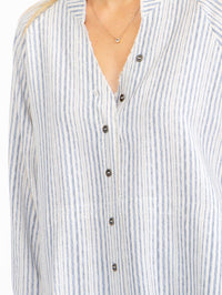 WOMEN'S LONG SLEEVE V-NECK BUTTON UP FRONT POCKETS COLORBLOCK OVERSIZED SHIRT