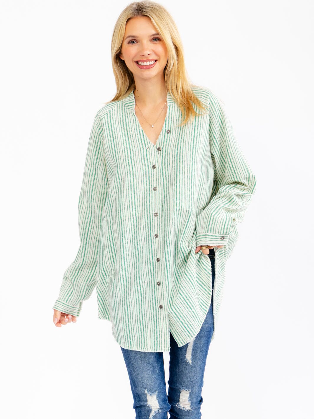 WOMEN'S LONG SLEEVE V-NECK BUTTON UP FRONT POCKETS COLORBLOCK OVERSIZED SHIRT