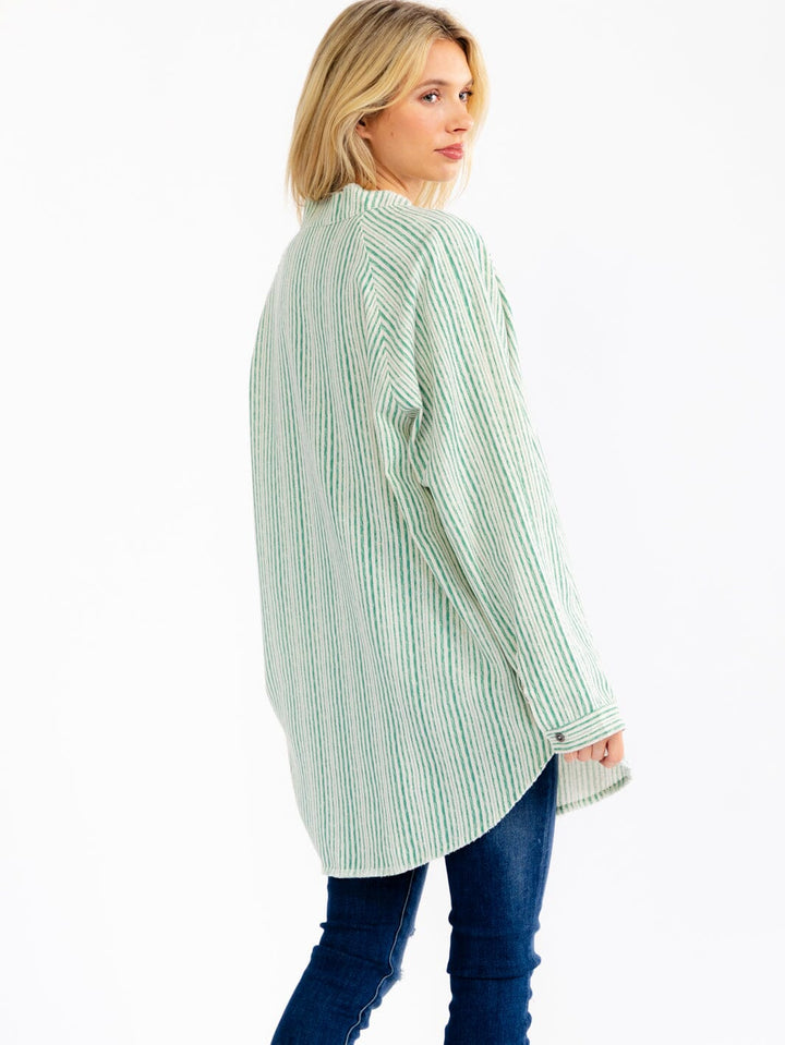 WOMEN'S LONG SLEEVE V-NECK BUTTON UP FRONT POCKETS COLORBLOCK OVERSIZED SHIRT