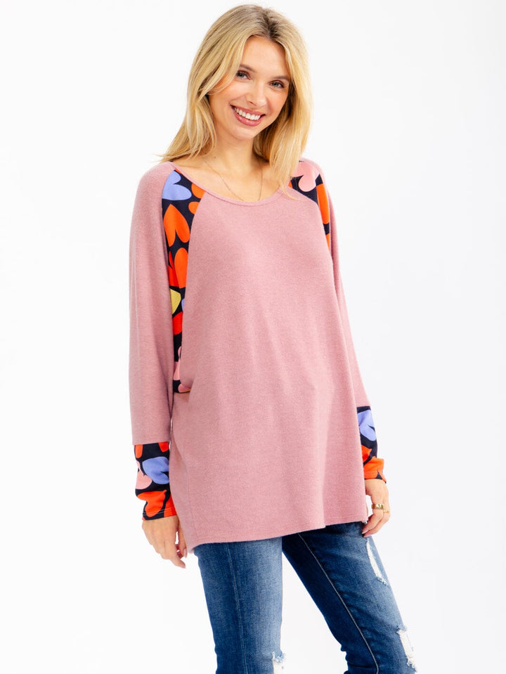 WOMEN'S LONG SLEEVE HEARTS PRINT TOP