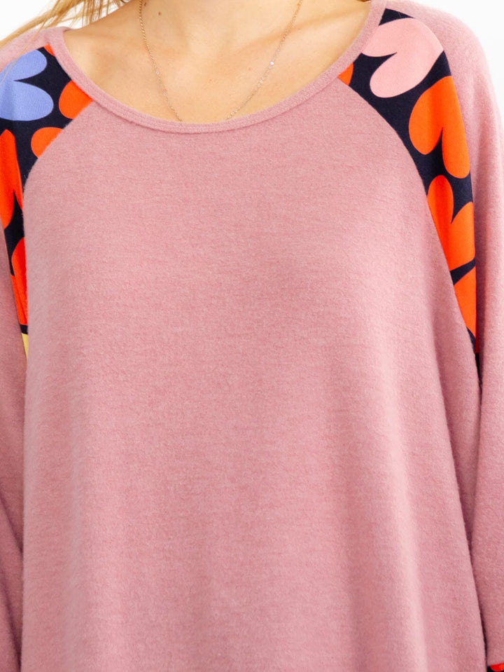 WOMEN'S LONG SLEEVE HEARTS PRINT TOP