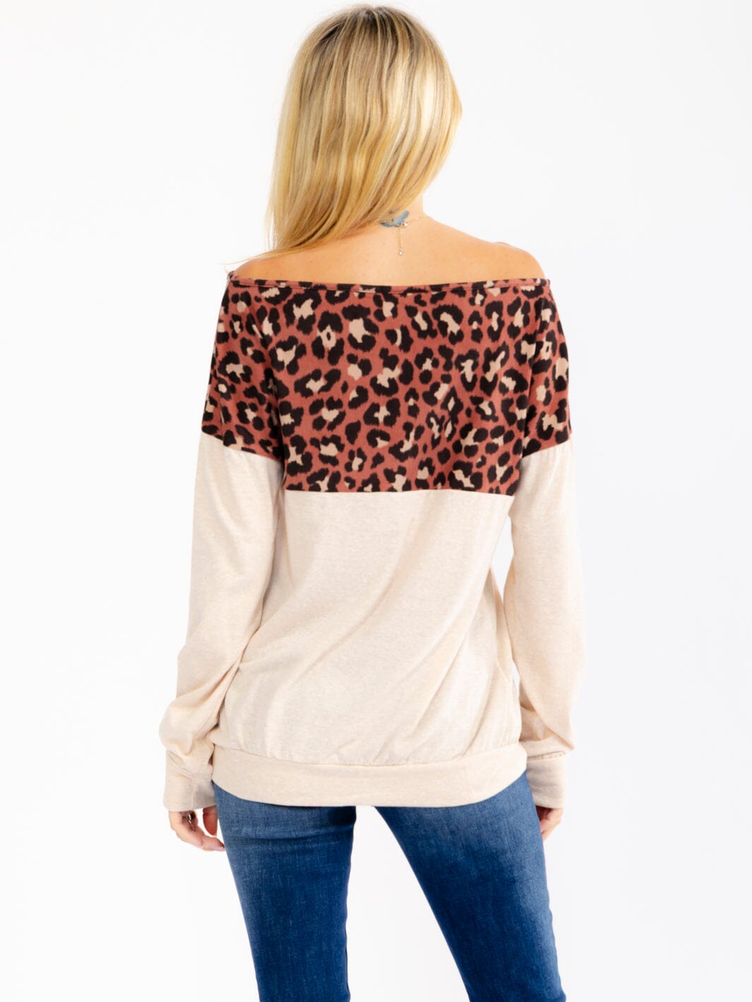 WOMEN'S LONG SLEEVE OFF SHOULDER ANIMA PRINT CONTRAST TOP