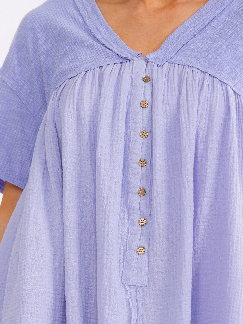 WOMEN'S SHORT SLEEVE V-NECK BUTTON UP LOOSE FIT CONTRAST TOP