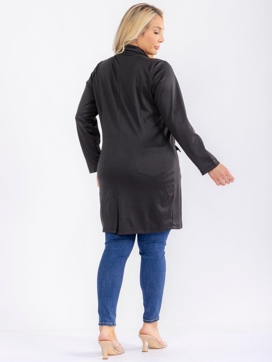 PLUS SIZE LONG SLEEVE BUTTON CLOSURE FRONT POCKETS CARDIGAN