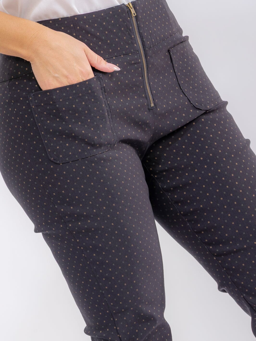 PLUS SIZE ZIPPER CLOSURE FRONT POCKET STRETCH SKINNY LEG POLKA DOTS PANTS