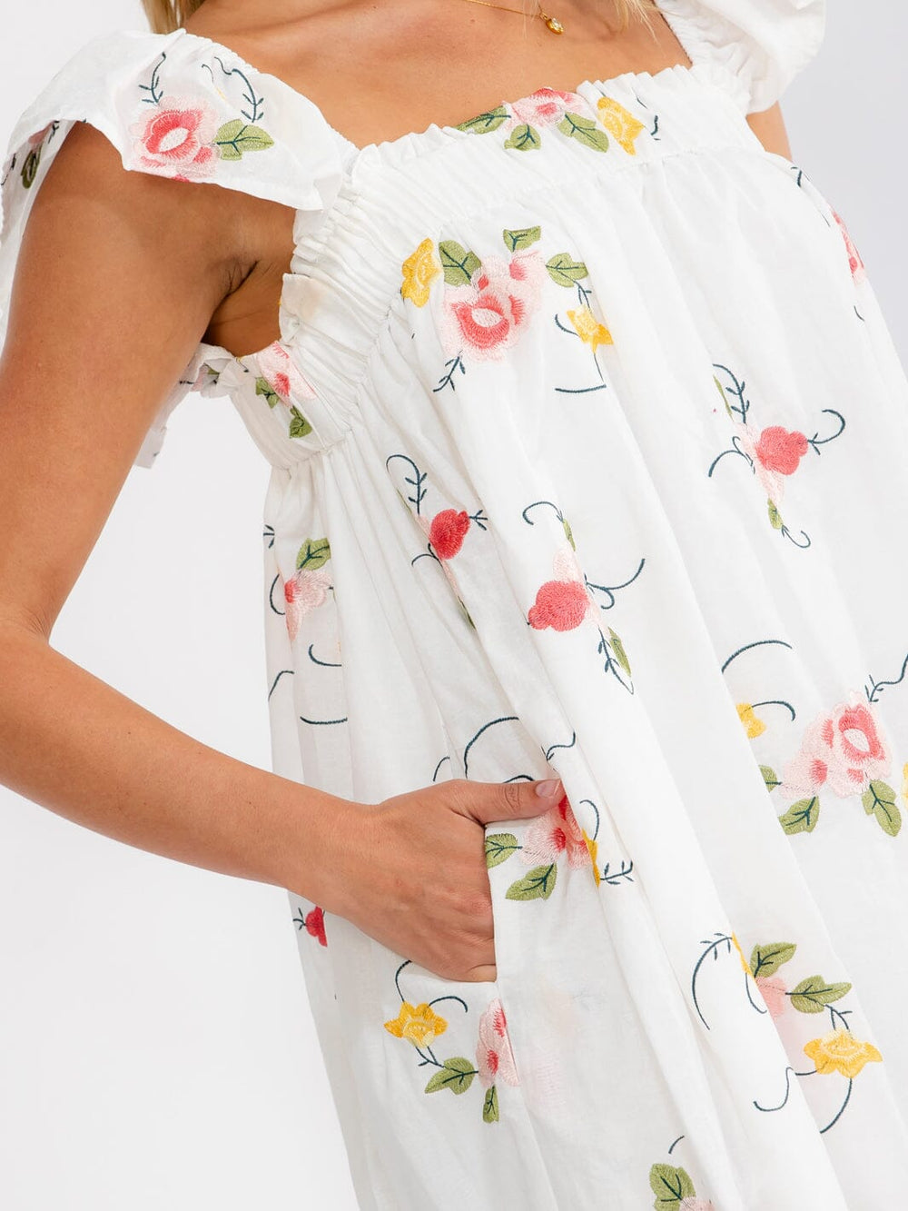 JUST ME WOMEN'S SLEEVELESS SQUARE NECK FRONT POCKETS FLORAL EMBROIDERY MAXI DRESS