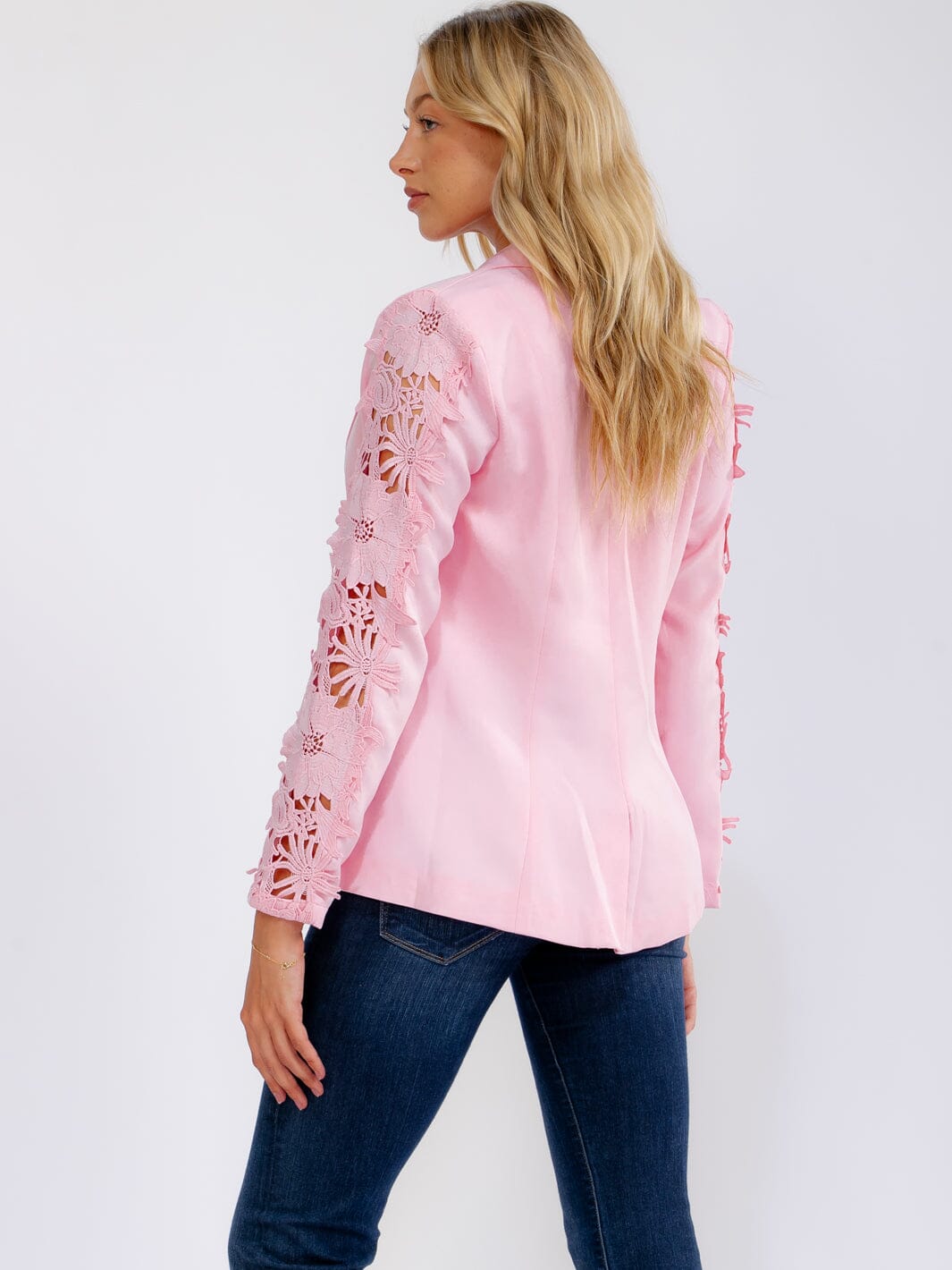 WOMEN'S LONG SLEEVE CROCHET DETAILED BUTTON CLOSURE POCKETS BLAZER