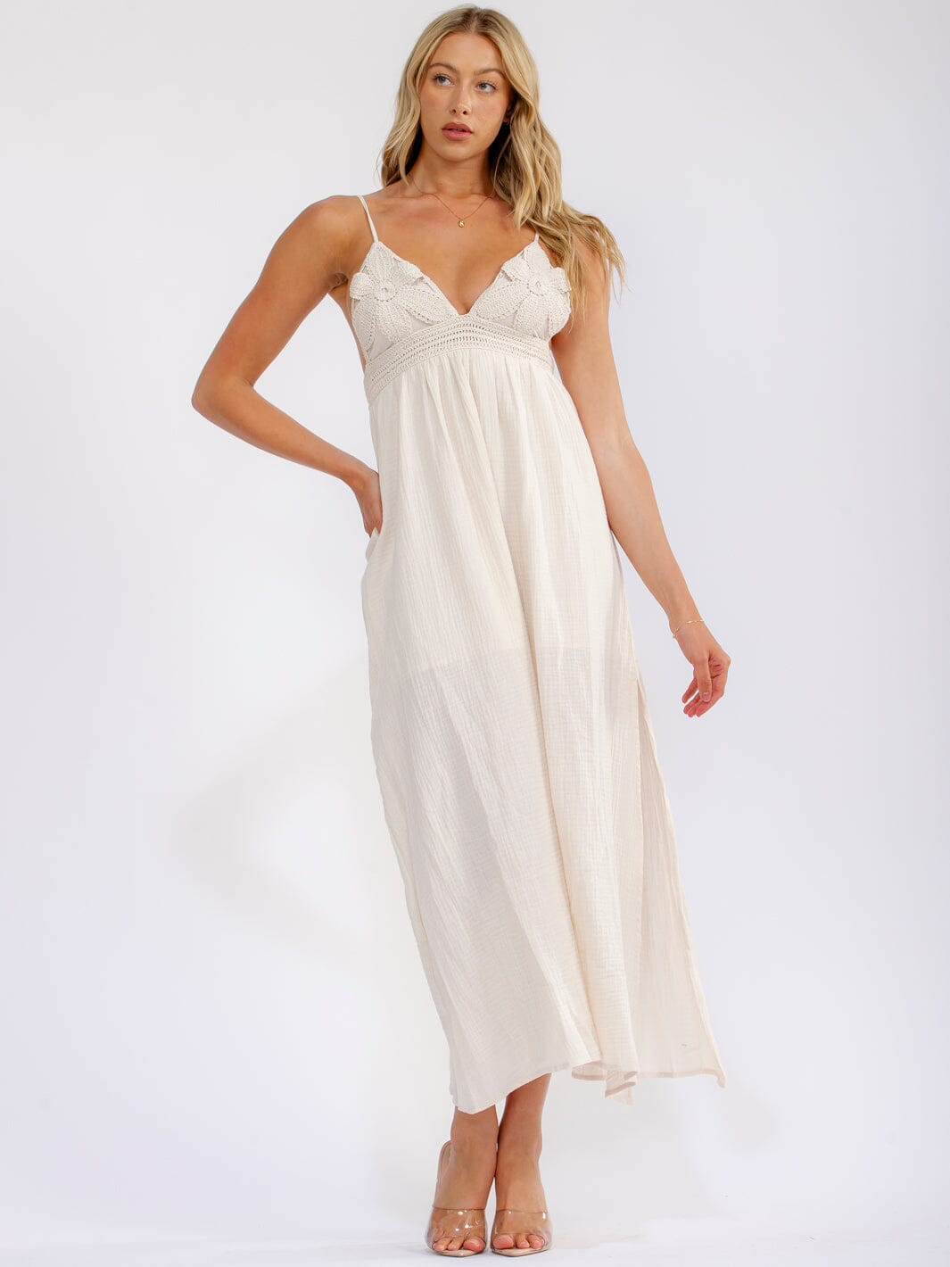 WOMEN'S SLEEVELESS V-NECK ELASTIC WAIST OPEN BACK CROCHET MAXI DRESS