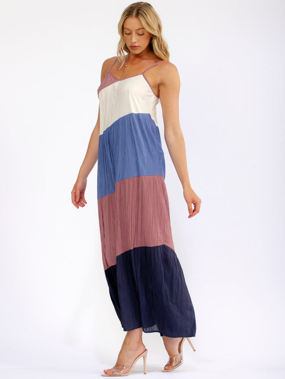 WOMEN'S SLEEVELESS OPEN BACK TIERED COLORBLOCK MAXI DRESS
