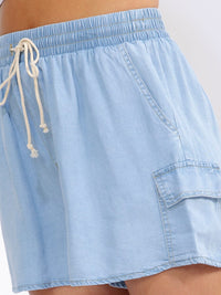 WOMEN'S ELASTIC WAIST FRONT POCKETS SELF TIE CHAMBRAY MINI SHORTS