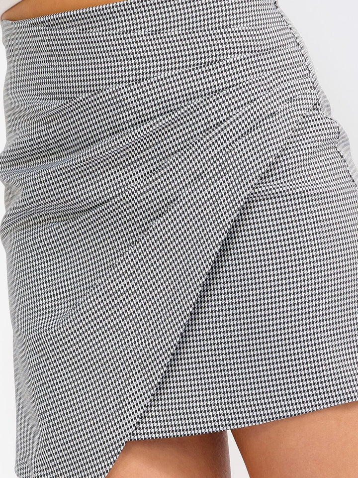 WOMEN'S ZIPPER CLOSURE SURPLICE PLAID MINI SKIRT