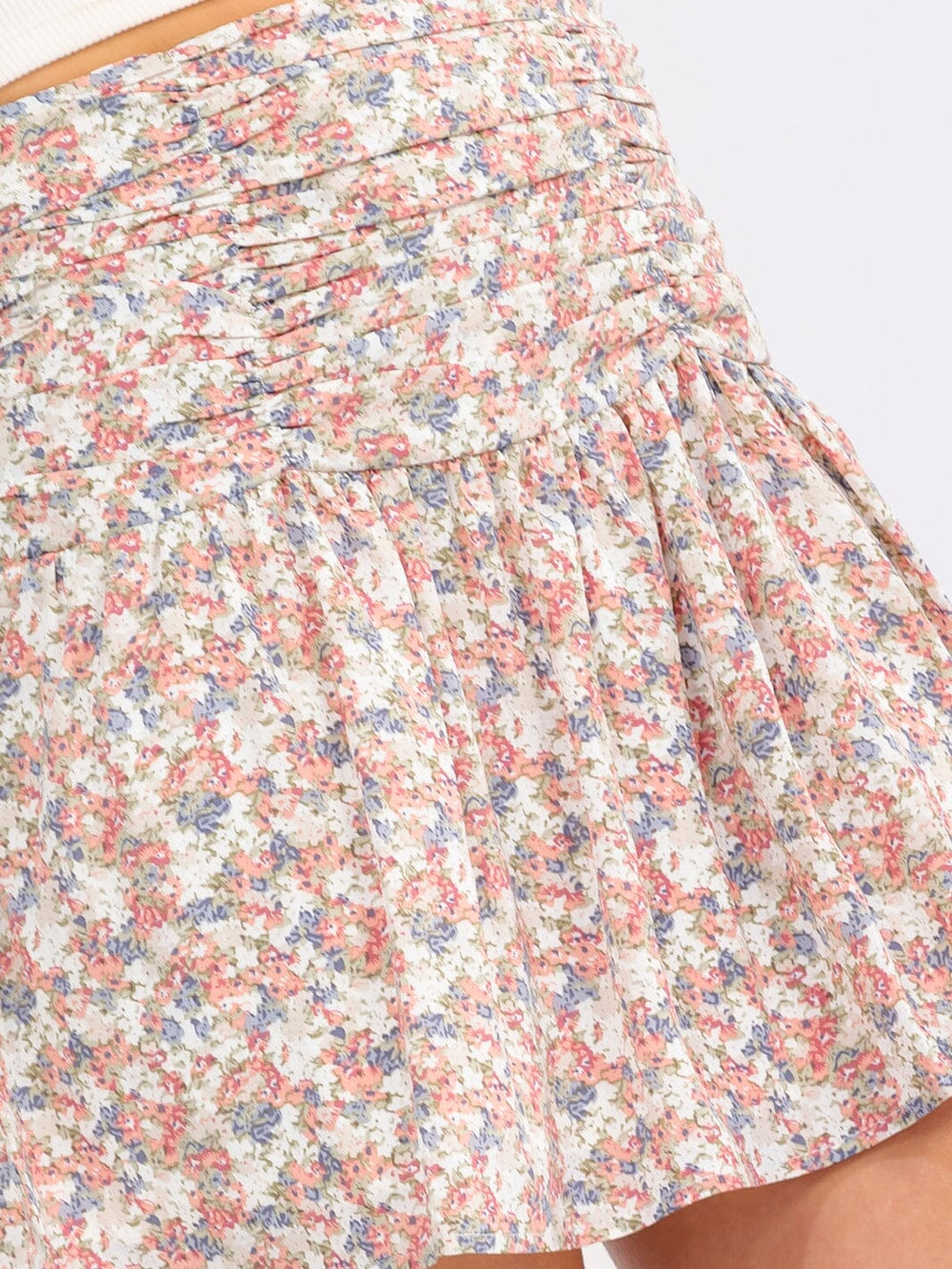 WOMEN'S ZIPPER CLOSURE RUCHED FLORAL MINI SKIRT