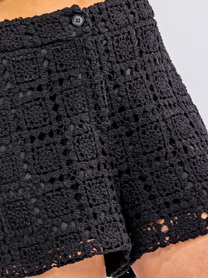 *********WOMEN'S BUTTON CLOSURE CROCHET MINI SHORTS