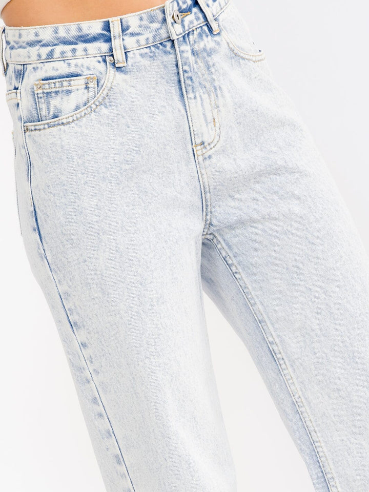 WOMEN'S BUTTON CLOSURE POCKETS WASHED DENIM STRAIGHT LEG PANTS