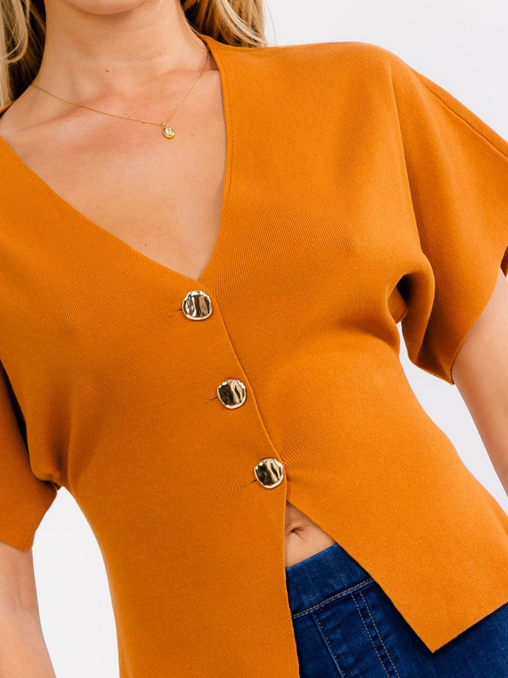 WOMEN'S SHORT SLEEVE V-NECK BUTTON UP RIBBED BLOUSE