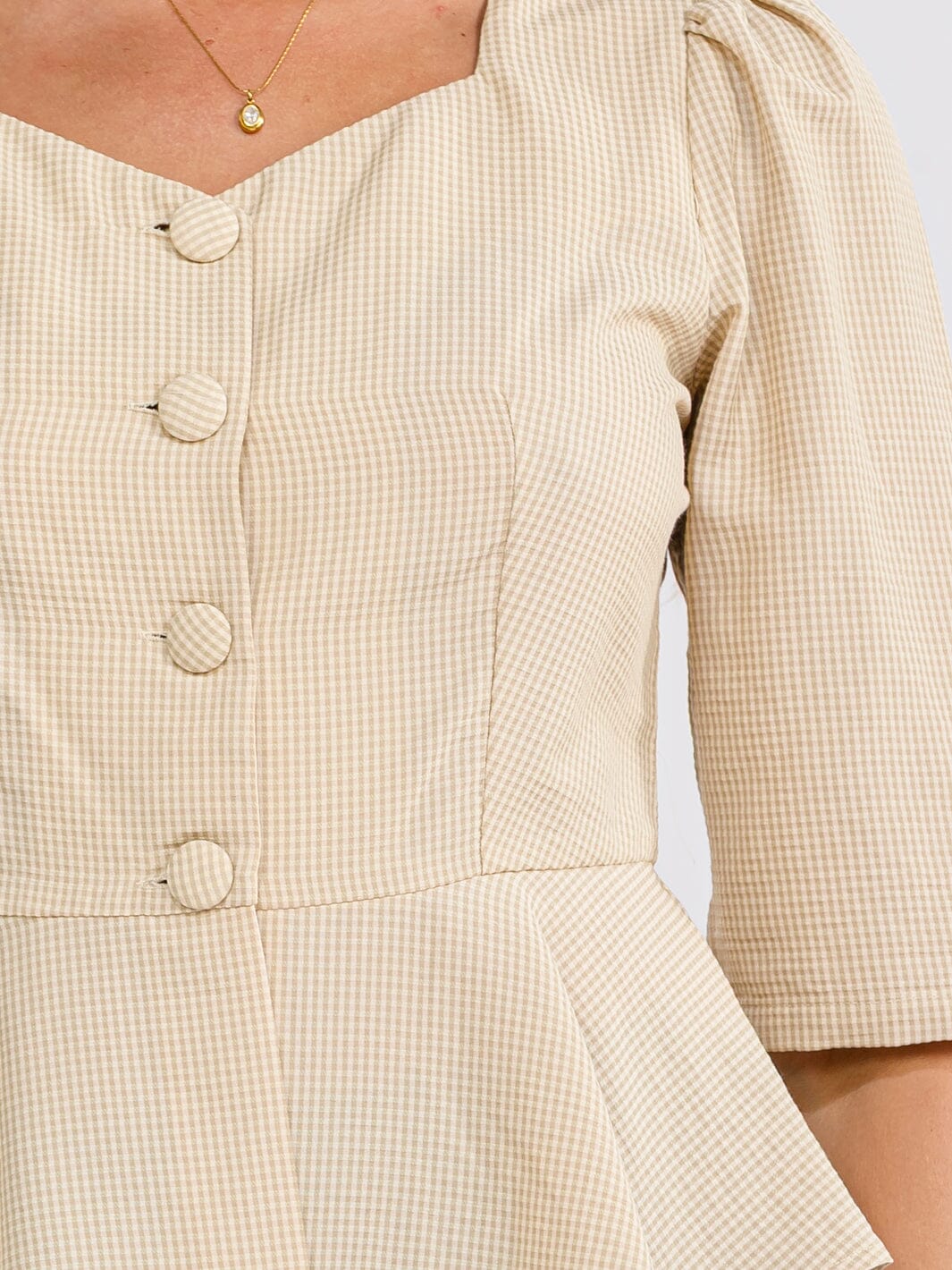 WOMEN'S SHORT SLEEVE BUTTON UP PEPLUM BLOUSE