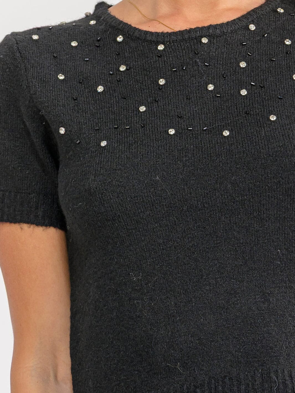 WOMEN'S SHORT SLEEVE STUDS DETAILED TOP