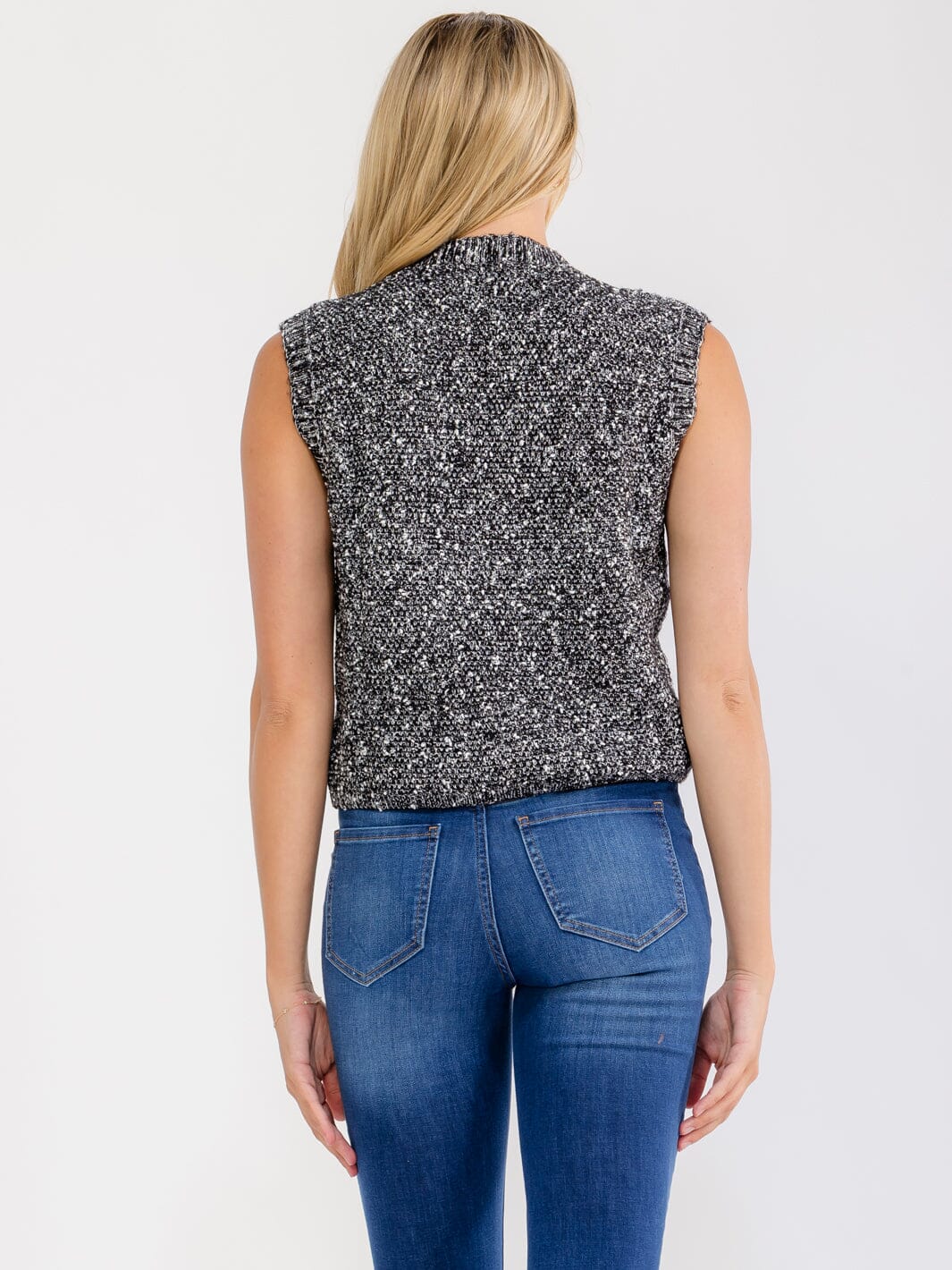WOMEN'S SLEEVELESS BUTTON UP SWEATER VEST