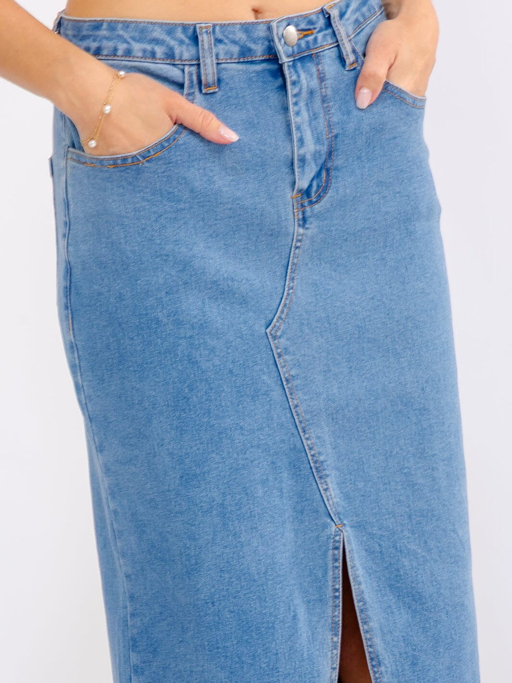 WOMEN'S BUTTON CLOSURE FRONT SLIT POCKETS DENIM MAXI SKIRT