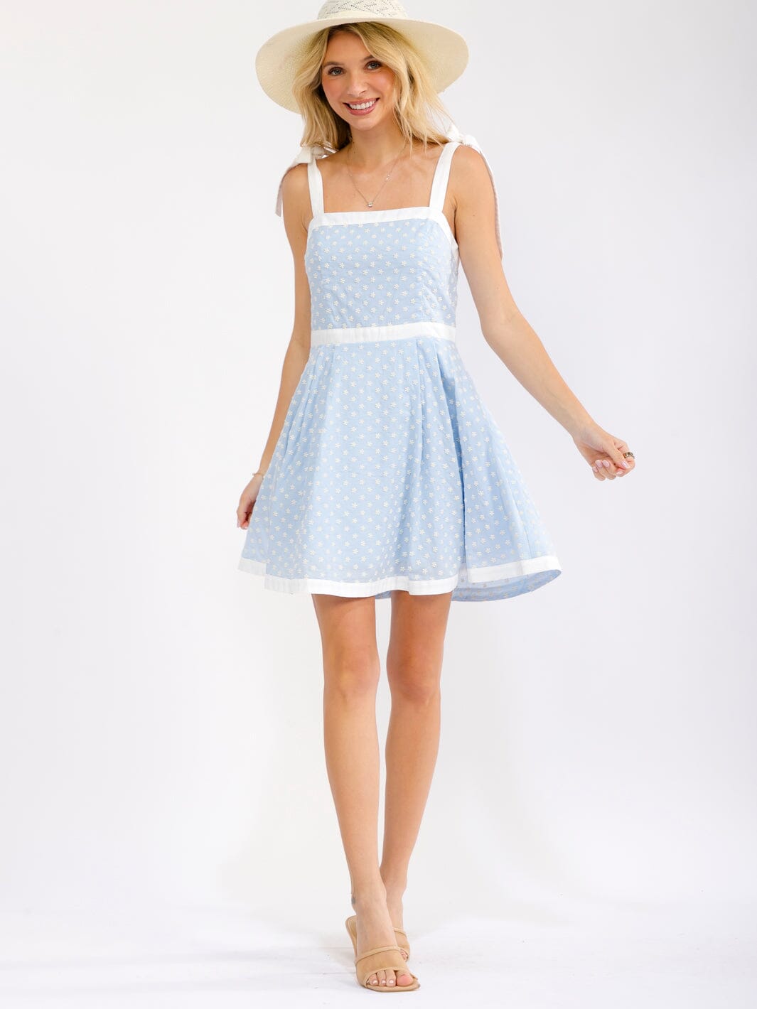 WOMEN'S SLEEVELESS FRONT POCKETS FLOWER DETAILED SMOCK FIT & FLARE MINI DRESS