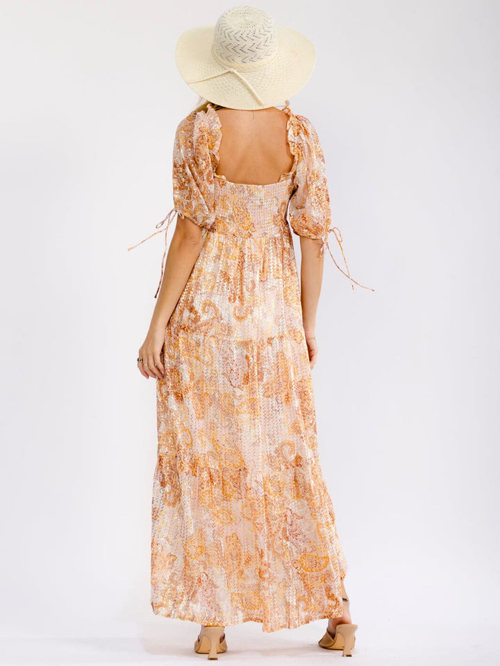 WOMEN'S SHORT SLEEVE V-NECK SHIMMER TIERED MULTI PRINT SMOCK MAXI DRESS