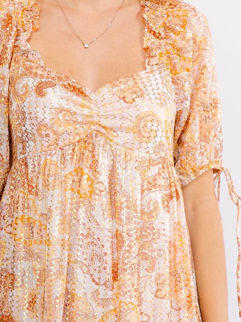 WOMEN'S SHORT SLEEVE V-NECK SHIMMER TIERED MULTI PRINT SMOCK MAXI DRESS