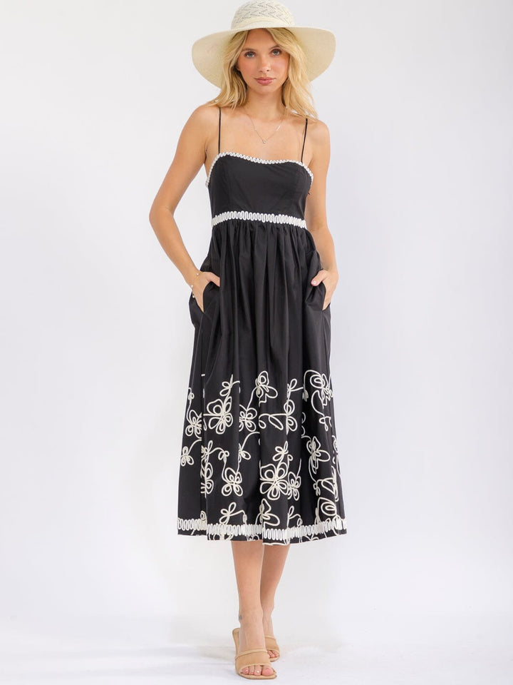 WOMEN'S SLEEVELESS FRONT POCKETS OPEN BACK STITCHED DETAILED MAXI DRESS