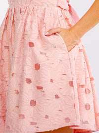 WOMEN'S SLEEVELESS SMOCK FRONT POCKETS FLOWER DETAILED FIT & FLARE MINI DRESS