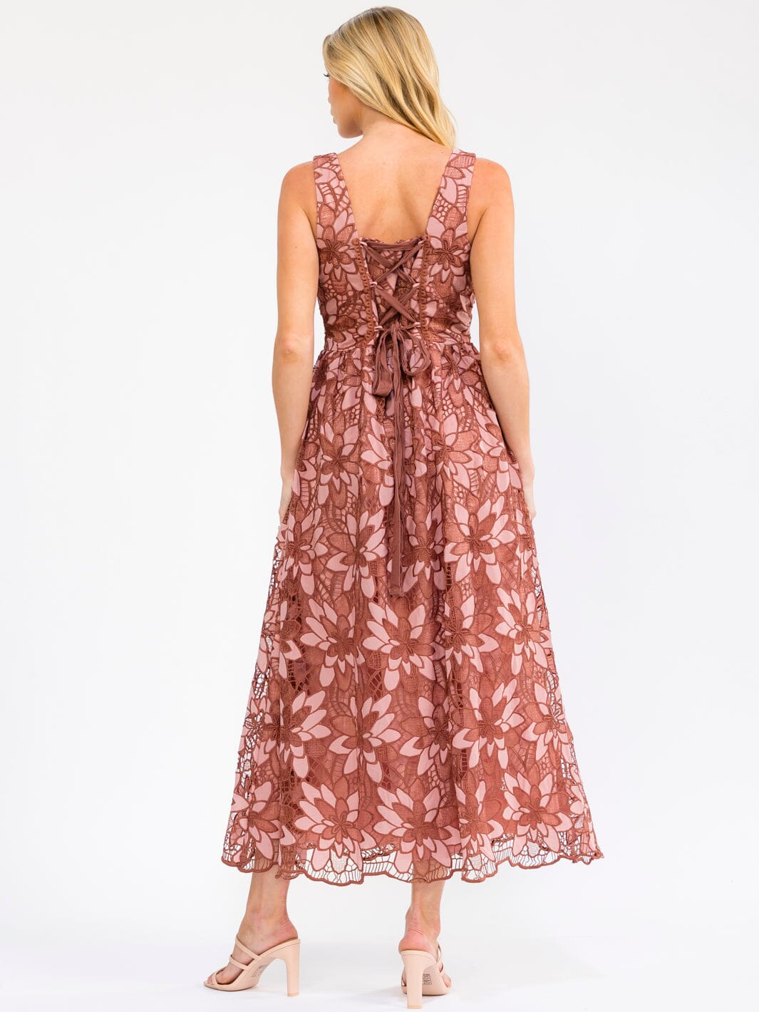 JUST ME WOMEN'S SLEEVELESS SQUARE NECK FRONT POCKETS CROCHET FLORAL MAXI DRESS