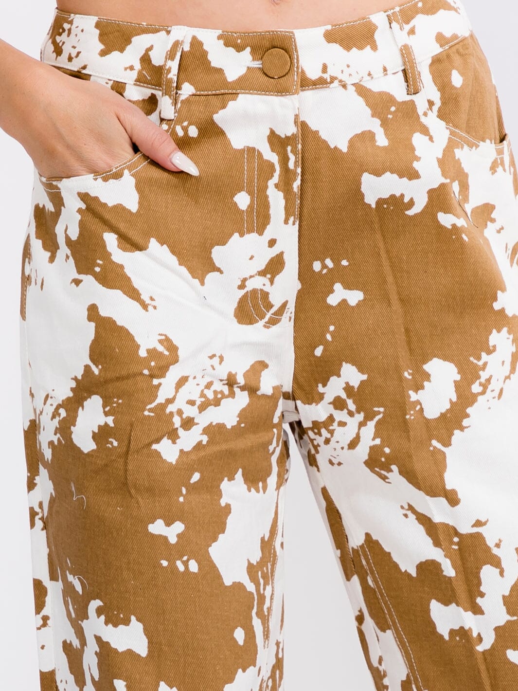 WOMEN'S BUTTON CLOSURE POCKETS ANIMAL PRINT STRAIGHT LEG DENIM PANTS