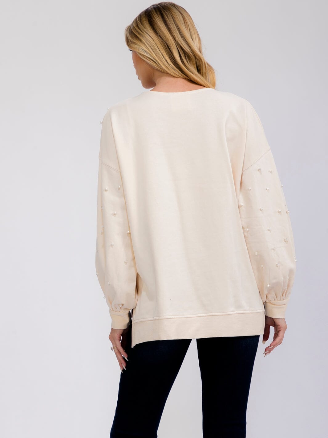 WOMEN'S LONG SLEEVE HIGH-LOW PEARL DETAILED PULLOVER SWEATER