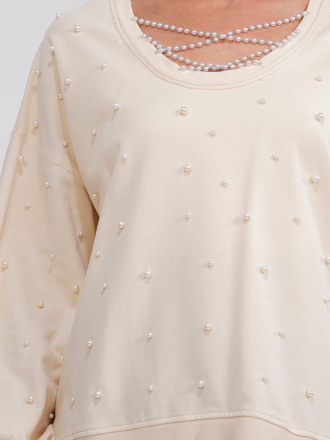 WOMEN'S LONG SLEEVE HIGH-LOW PEARL DETAILED PULLOVER SWEATER