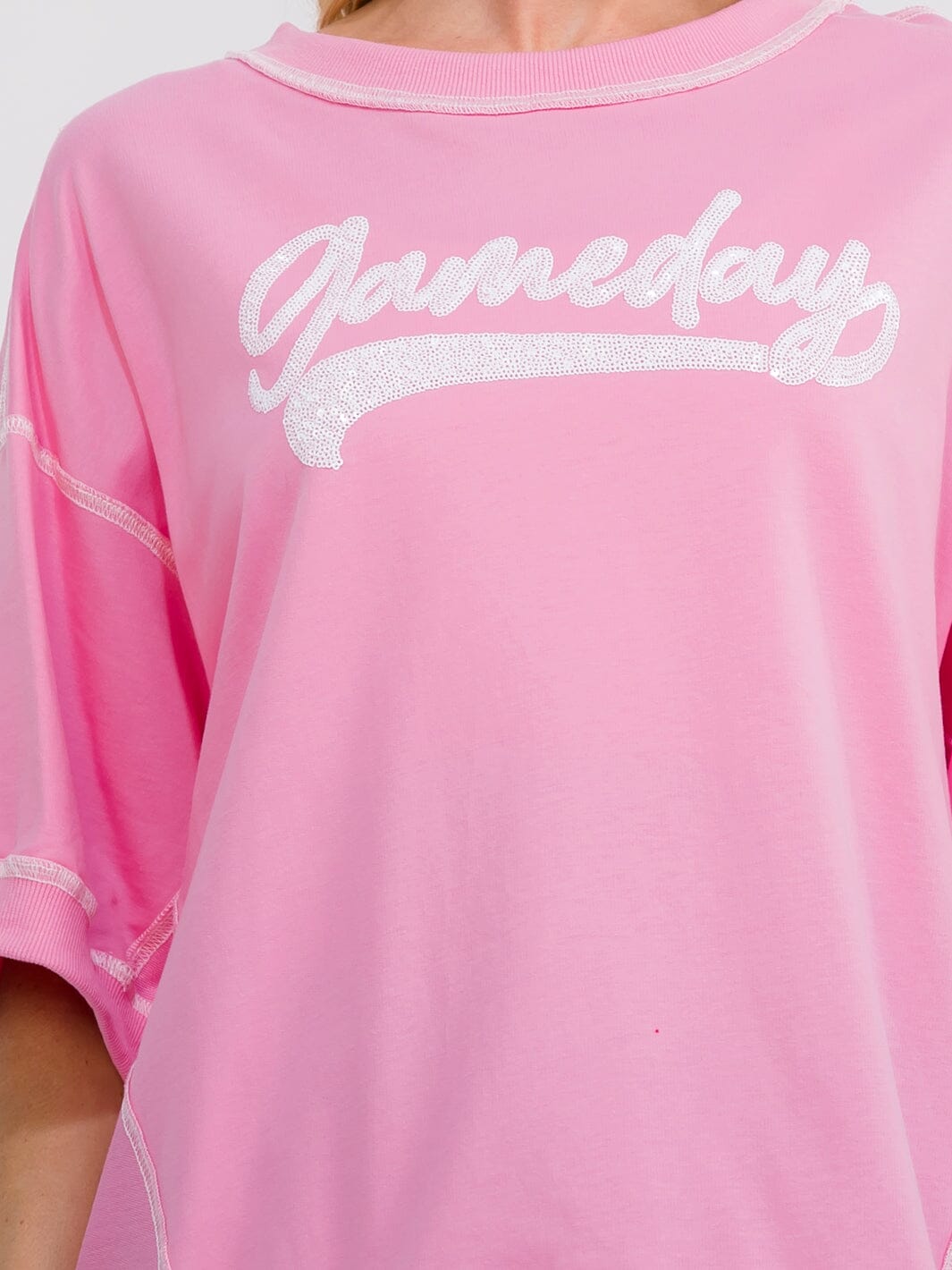 WOMEN'S SHORT SLEEVE LOOSE FIT HIGH-LOW GAME DAY TOP