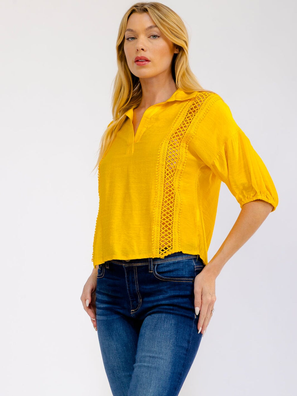 WOMEN'S SHORT SLEEVE V-NECK HIGH-LOW CROCHET BLOUSE