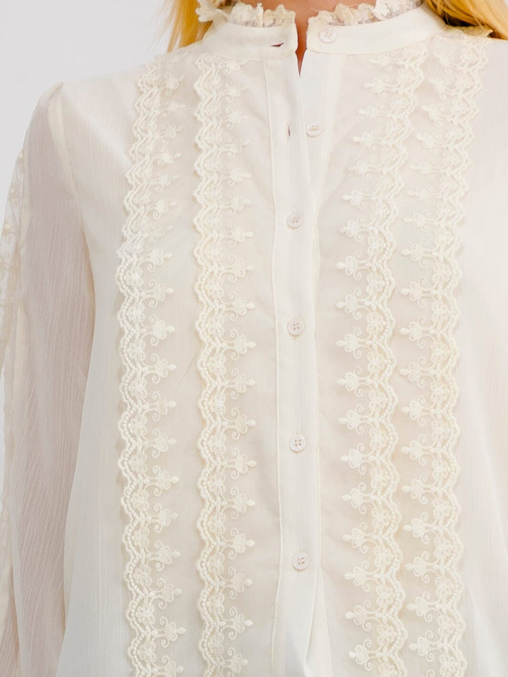 WOMEN'S LONG SLEEVE V-NECK BUTTON UP EMBROIDERY DETAILED BLOUSE